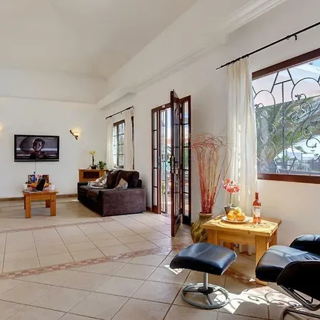 Playa Blanca Sleeps 8 Pool Wifi T334676 Villa *